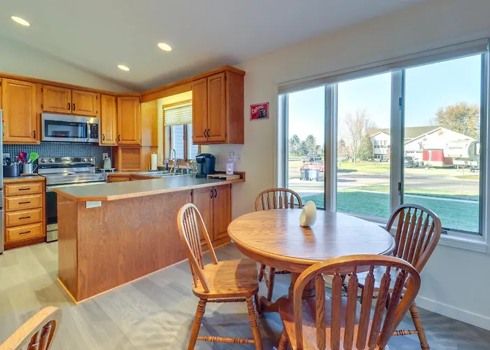 Holiday home Work & Play: Pet-friendly 6 Mi To Dtwn *