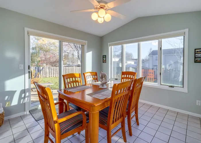 Work & Play: Pet-friendly 6 Mi To Dtwn *