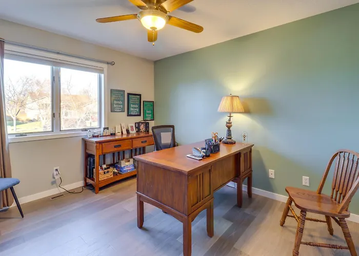 Work & Play: Pet-friendly 6 Mi To Dtwn Fargo