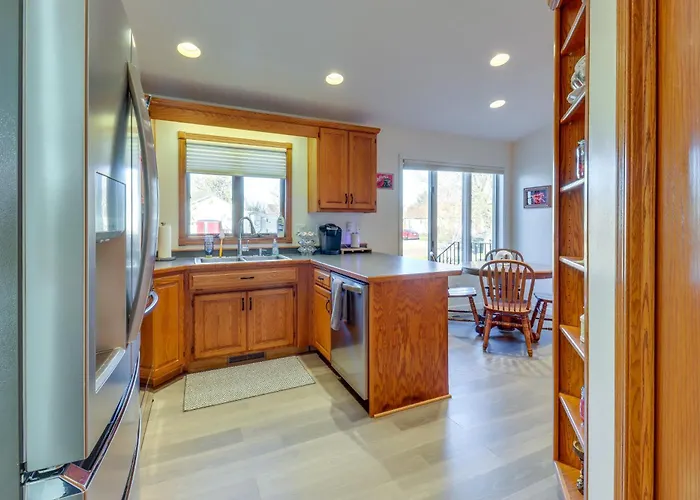 Work & Play: Pet-friendly 6 Mi To Dtwn Holiday home *