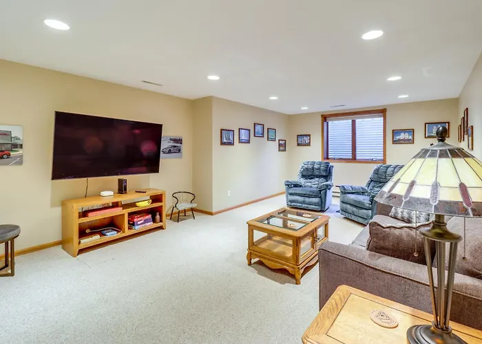 Holiday home Work & Play: Pet-friendly 6 Mi To Dtwn *