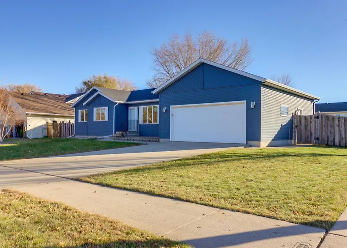 Work & Play: Pet-friendly 6 Mi To Dtwn Holiday home